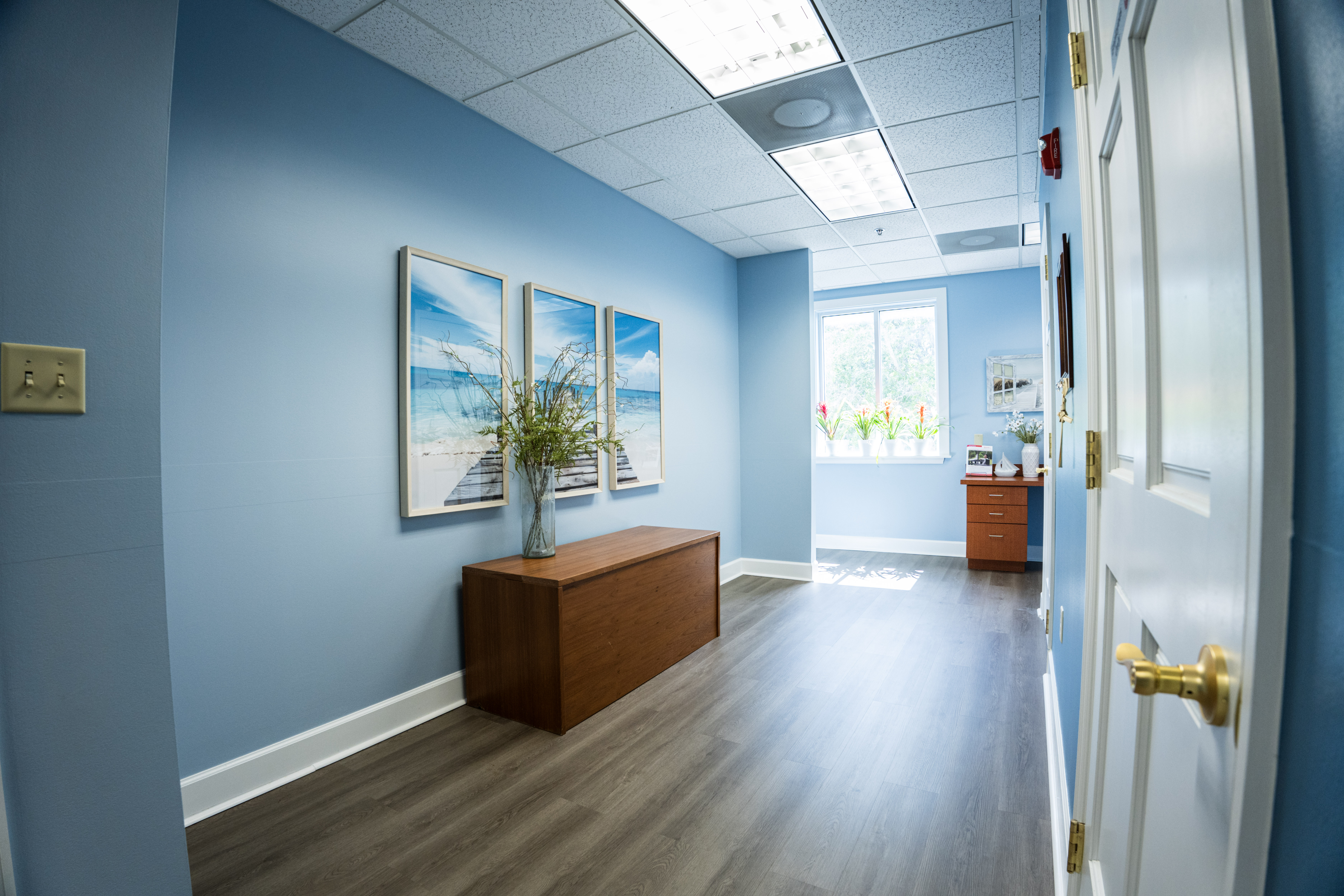 Patients and clinicians connecting in a relaxed behavioral health environment